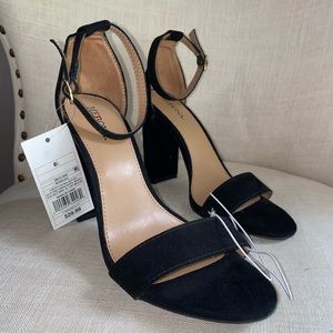 Round Toe Black Heels